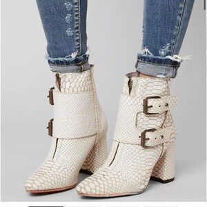 Freebird by Steven Joey Ankle Boot Size 8